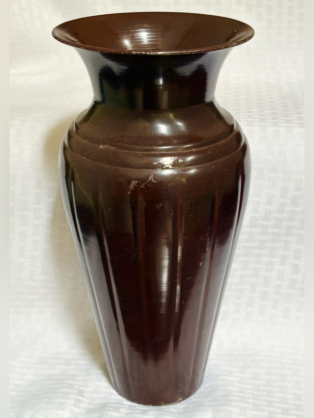 Classic Dark Brown Decorative Vase - Elegant Home Accent